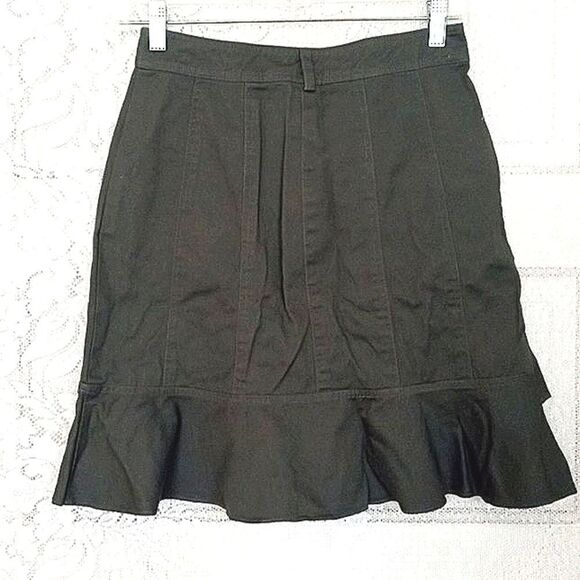 PRIVACY PLEASE SKIRT - Picture 2 of 5